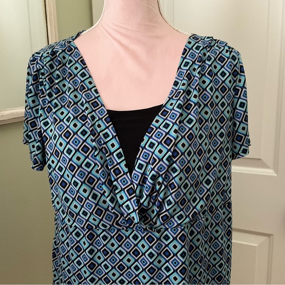 GEOMETRIC PRINT BLOUSE IN MULTI COLOURS, SIZE XL - Picture 2 of 8